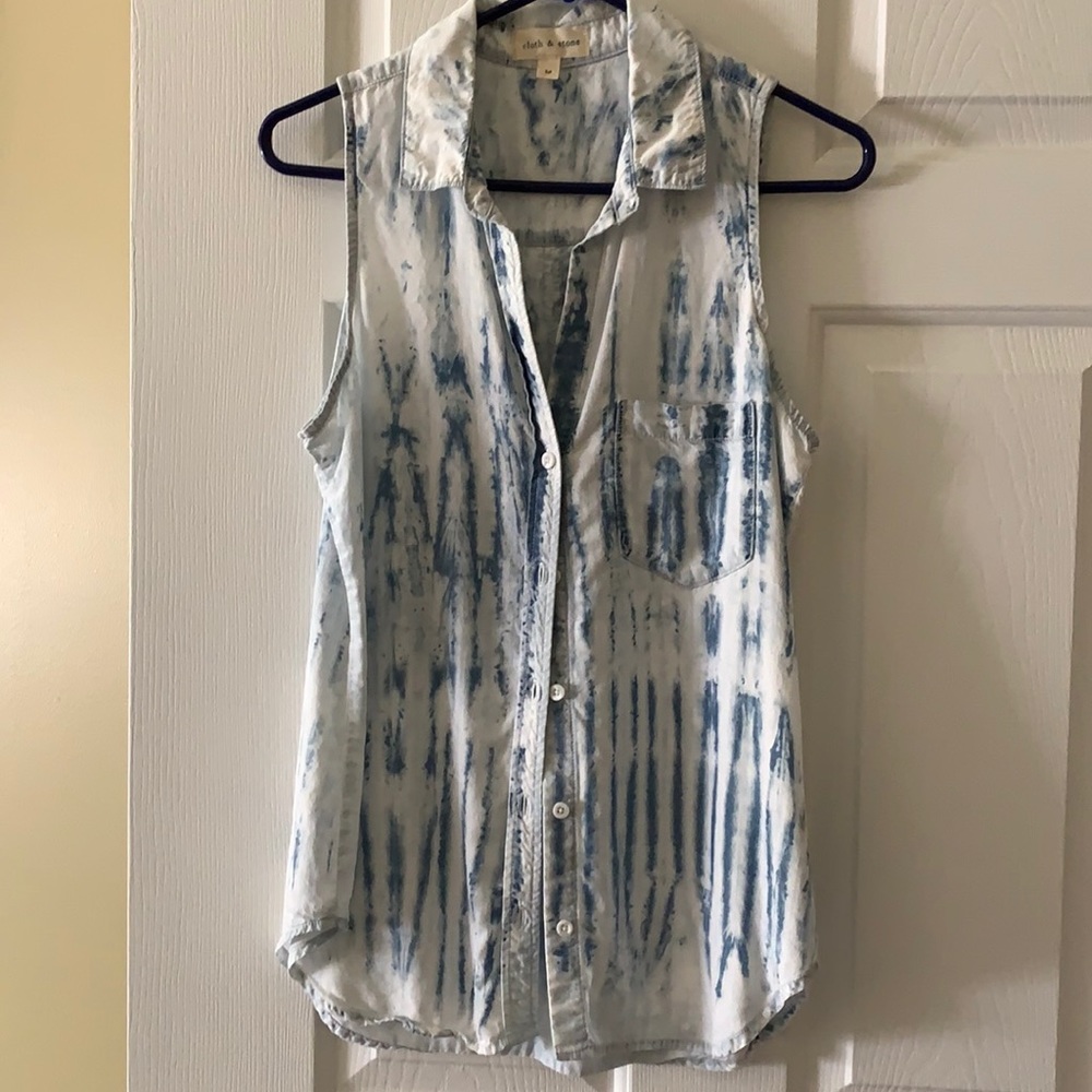 Womans Size M Cloth & Stone Sleeveless Shirt
